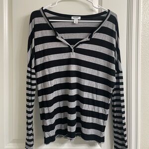 Old Navy Women's Long Sleeve V-Neck Striped Shirt